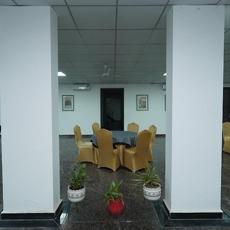 Posh Garden Inn Artemis Hospital Road Gurgaon Exterior foto