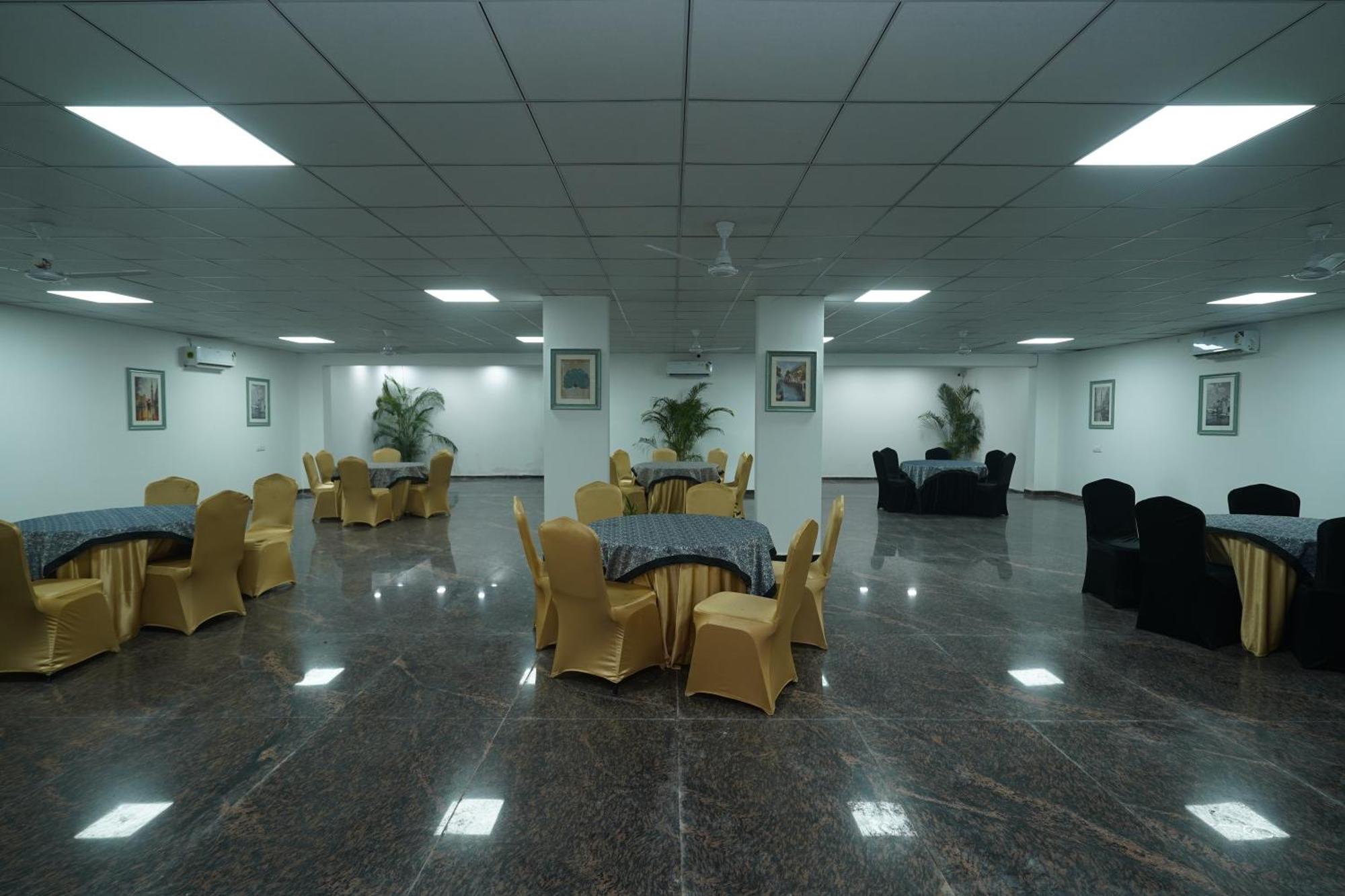 Posh Garden Inn Artemis Hospital Road Gurgaon Exterior foto