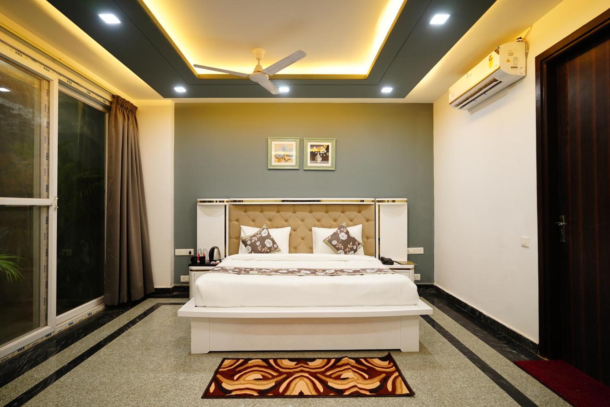 Posh Garden Inn Artemis Hospital Road Gurgaon Exterior foto