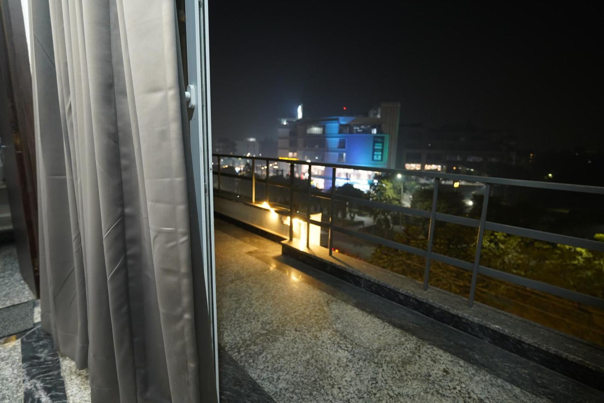 Posh Garden Inn Artemis Hospital Road Gurgaon Exterior foto