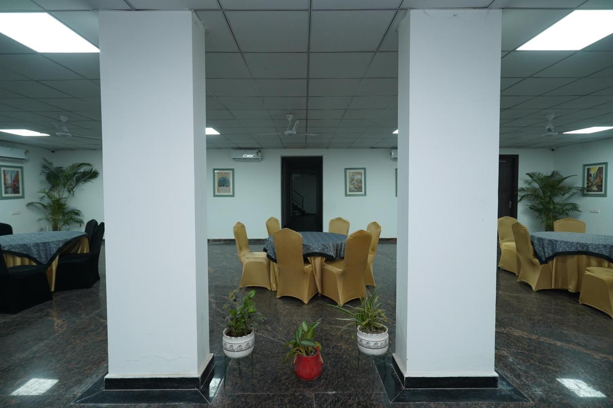 Posh Garden Inn Artemis Hospital Road Gurgaon Exterior foto