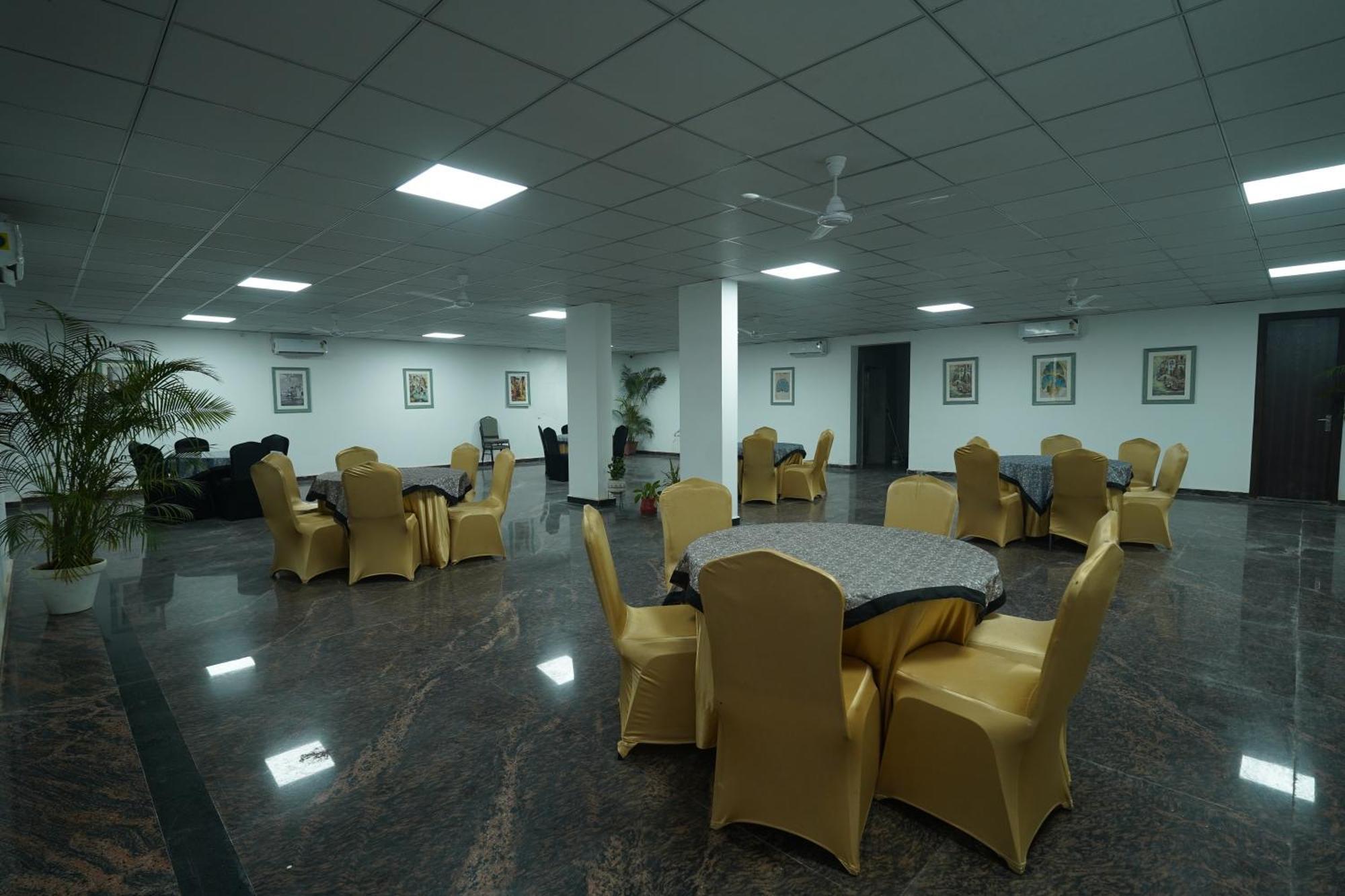 Posh Garden Inn Artemis Hospital Road Gurgaon Exterior foto